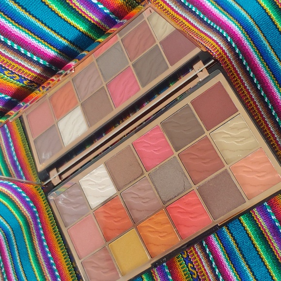 Revolution, London Eyeshadow Palette - Picture 2 of 9